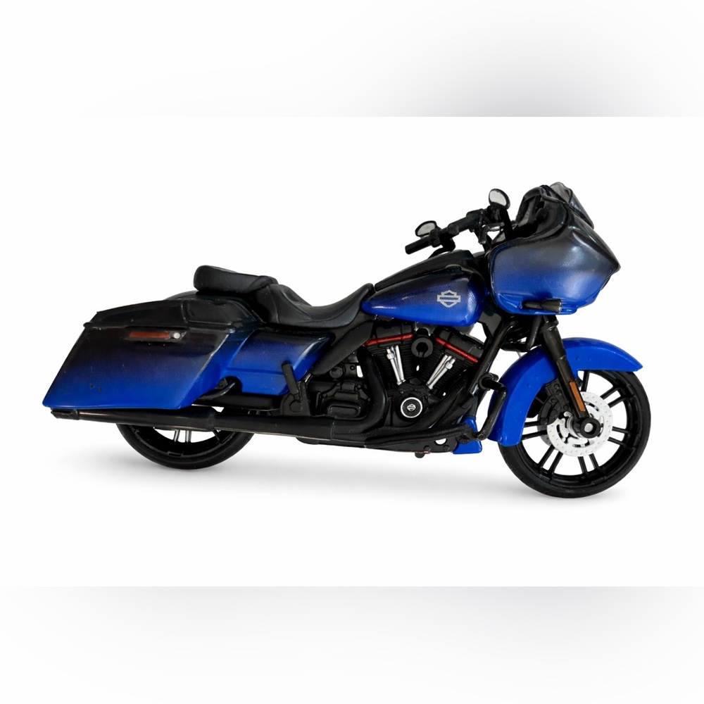 Maisto Harley-Davidson 2018 CVO Road Glide 1:18 Diecast Motorcycle Blue Black